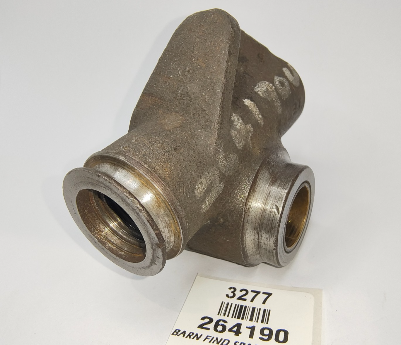 MG Original Used Cast iron FRONT SUSPENION UPPER SWIVEL LINK Left  Top 2641909
