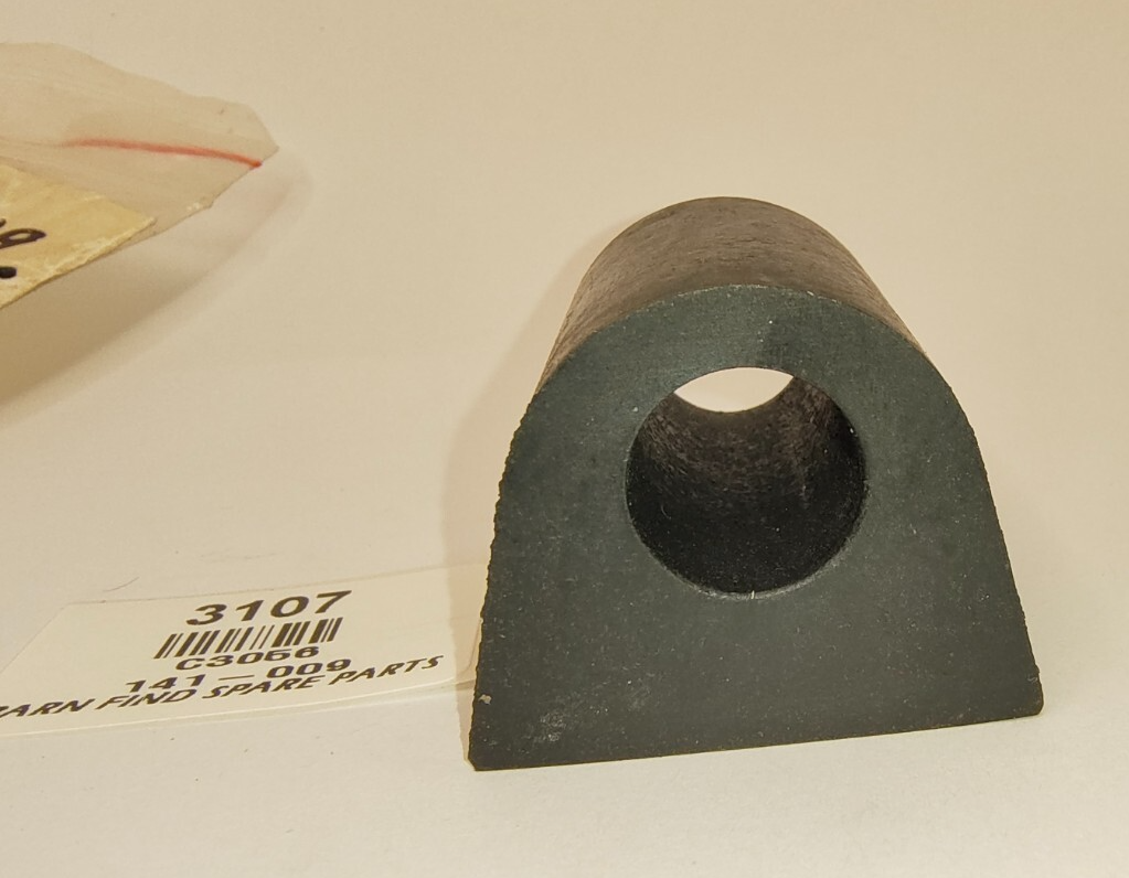 Sway bar Bush Jaguar Early XK120 C3056 141-009  New Old Stock2