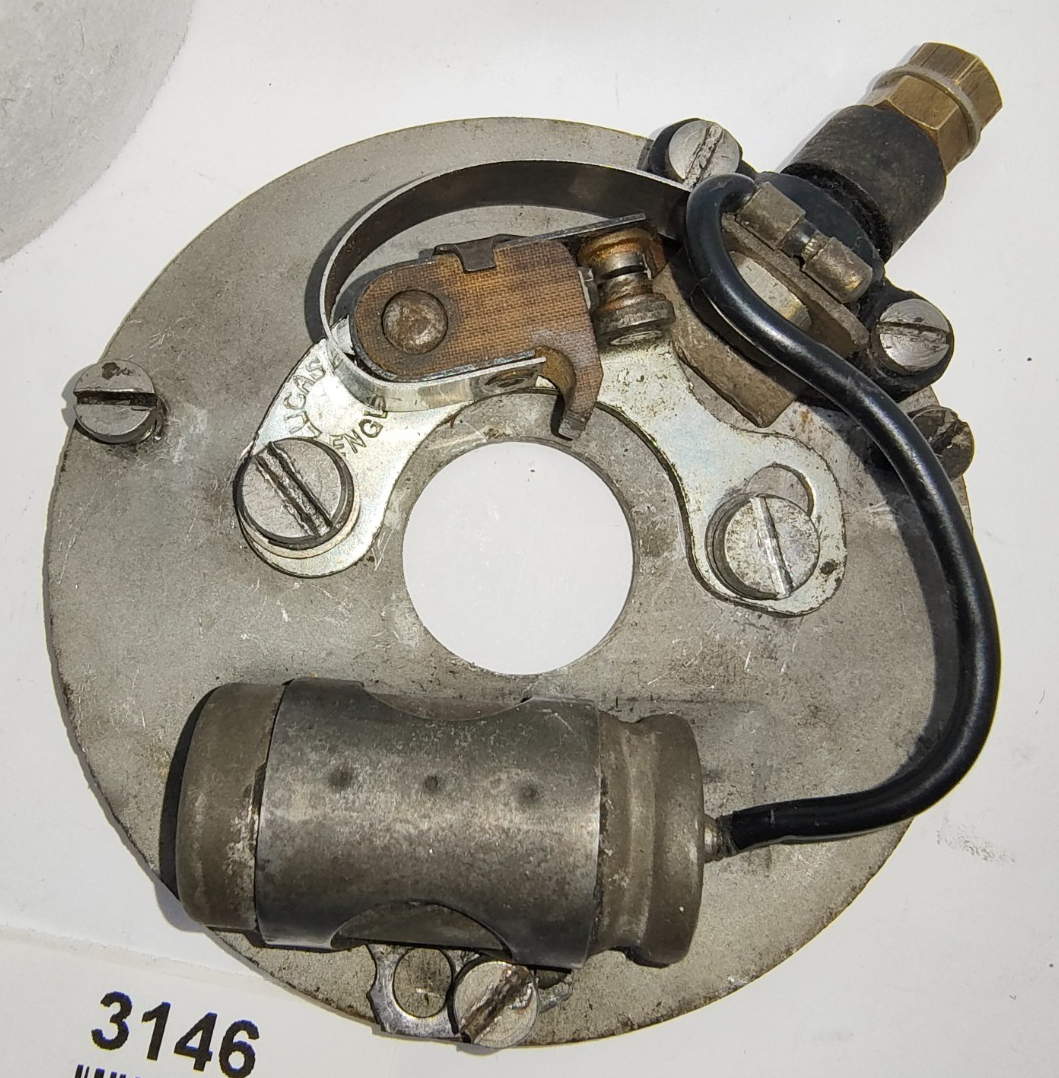 Lucas Original Used Distributor DZ6A 40165D, P75 Date Stamped 5 5112