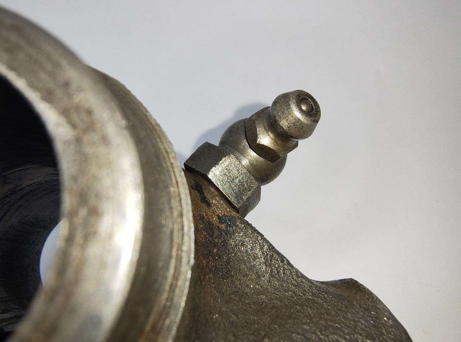 MG Original Used Cast iron FRONT SUSPENION UPPER SWIVEL LINK Left  Top 2641902