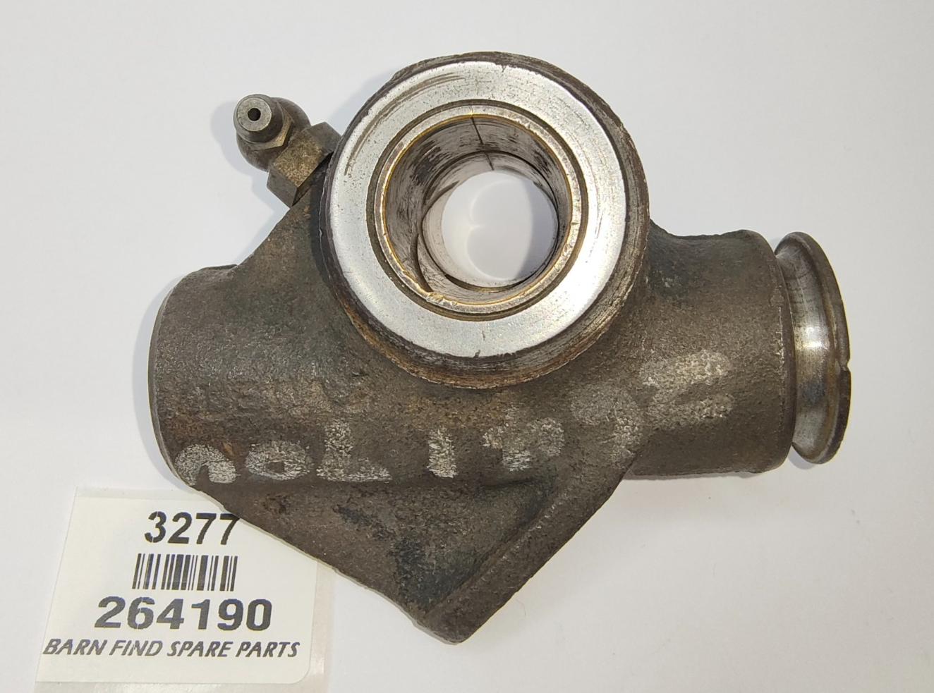 MG Original Used Cast iron FRONT SUSPENION UPPER SWIVEL LINK Left  Top 2641907