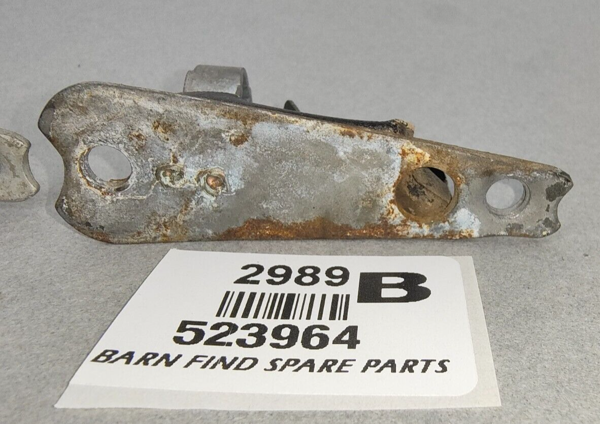 Lucas Bulb holder 523964 suits L1130 and L468 model lamps Used condition4
