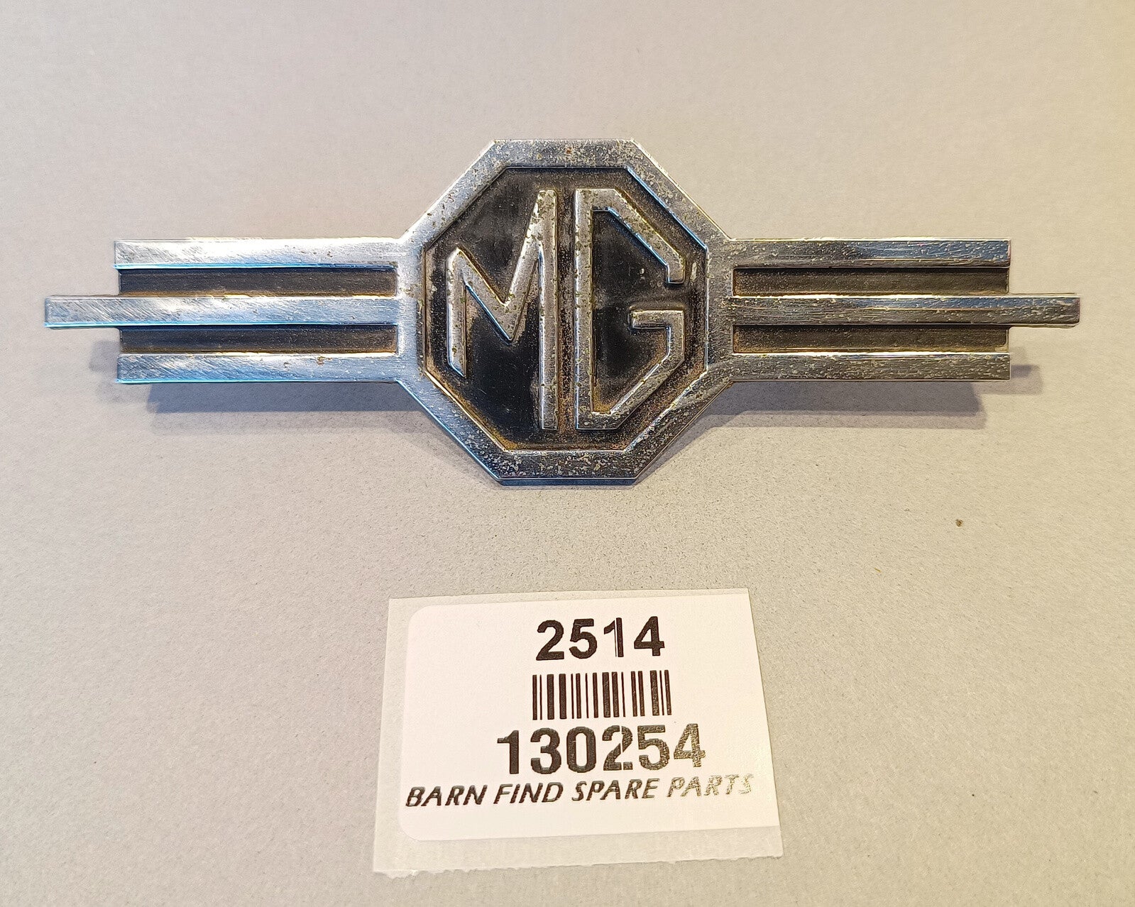 Original J Fray Ltd MG emblem black and chrome 130254 Used0