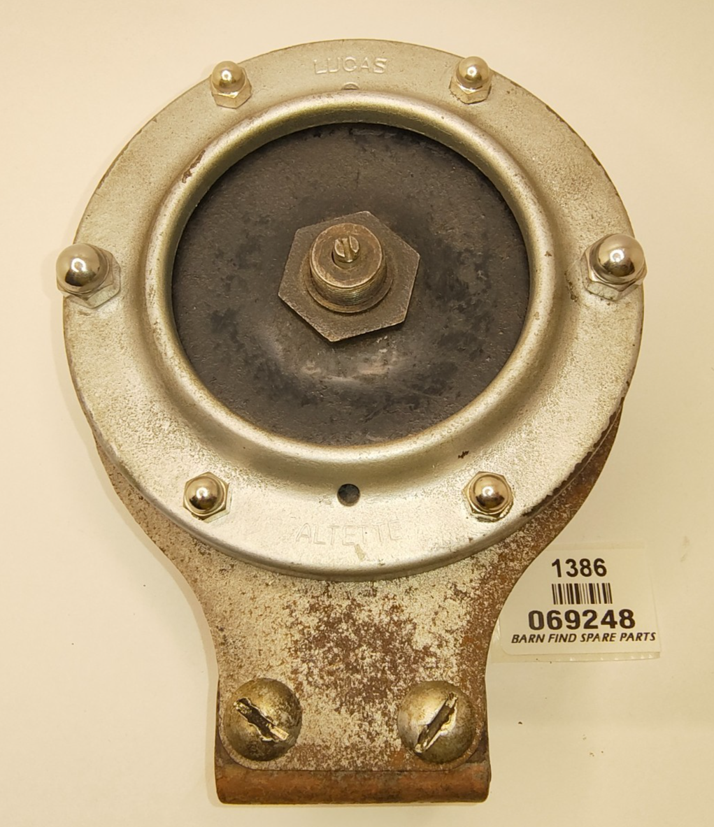 Lucas Original USED Altette 12 Volt 4.5 Inch Horn PN: 069248 & brackets0