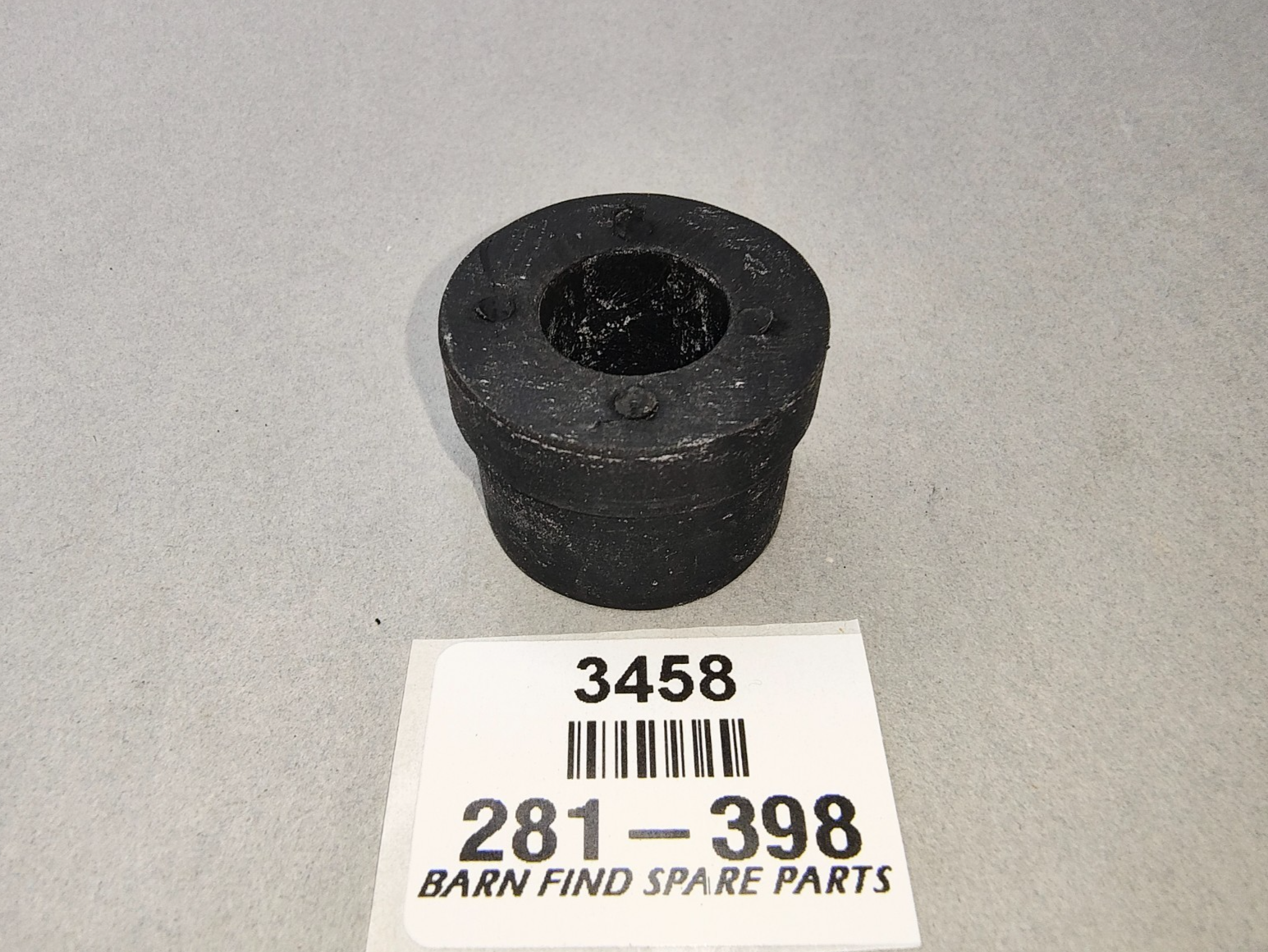 Lower Control Arm Rubber Bush New Old Stock 281-398 suits various MG3