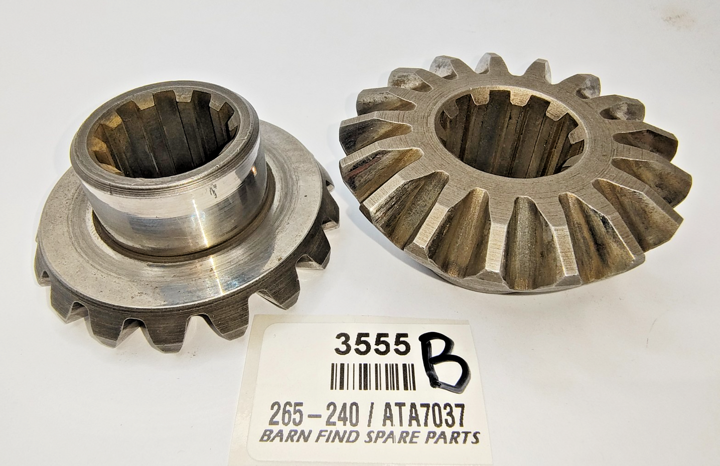 Pair of Original differential Spider Gears 265240 ATA7037 Some MG Austin Morris8