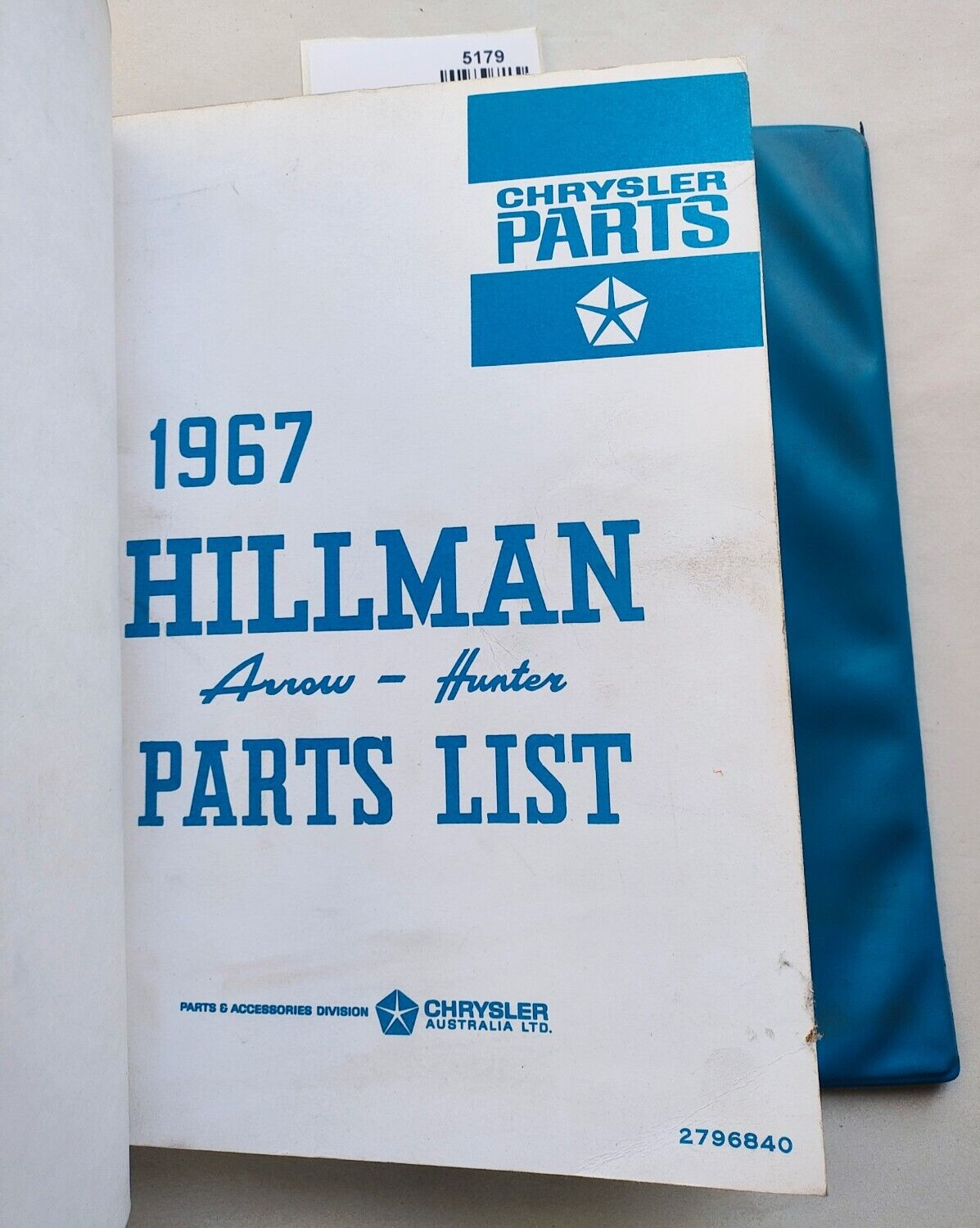 Original Chrysler folder with two Hillman  HB BC  parts list books 1967, 19686