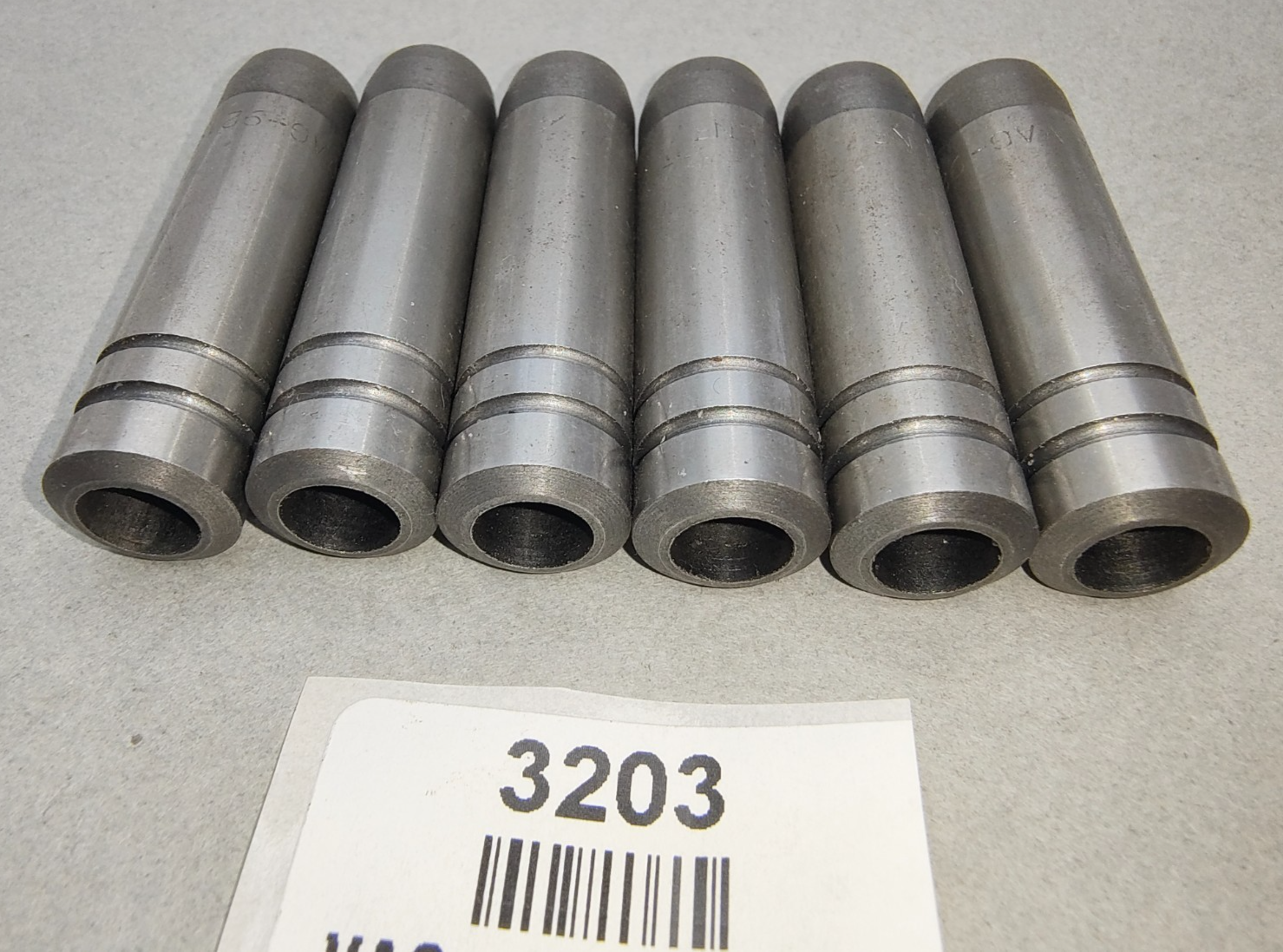 6 x Jaguar Inlet guides - new old stock VAG-92198 LNF2