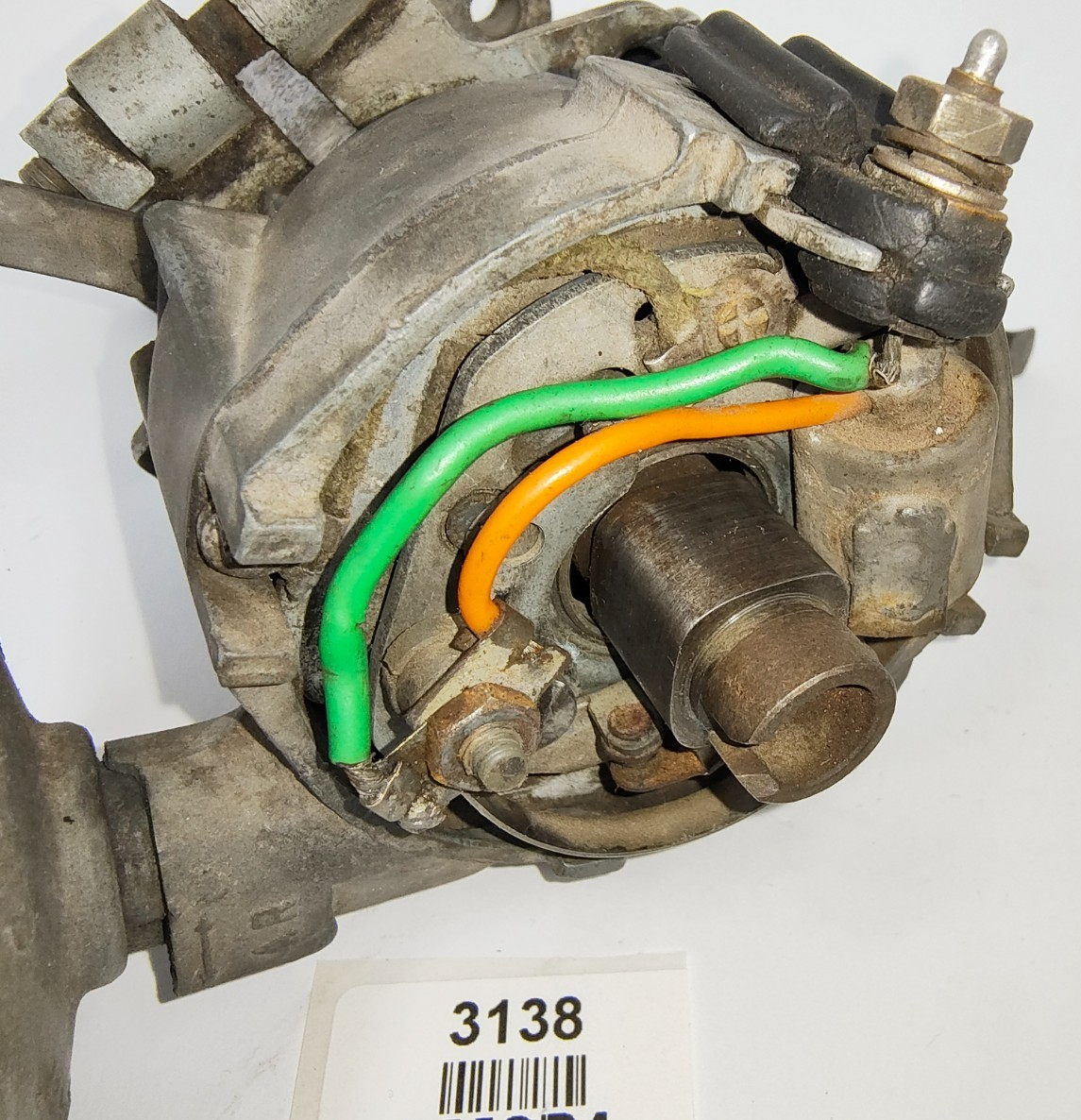 Original Lucas DM2P4 40530A USED 4 cylinder distributor date stamped 11 588