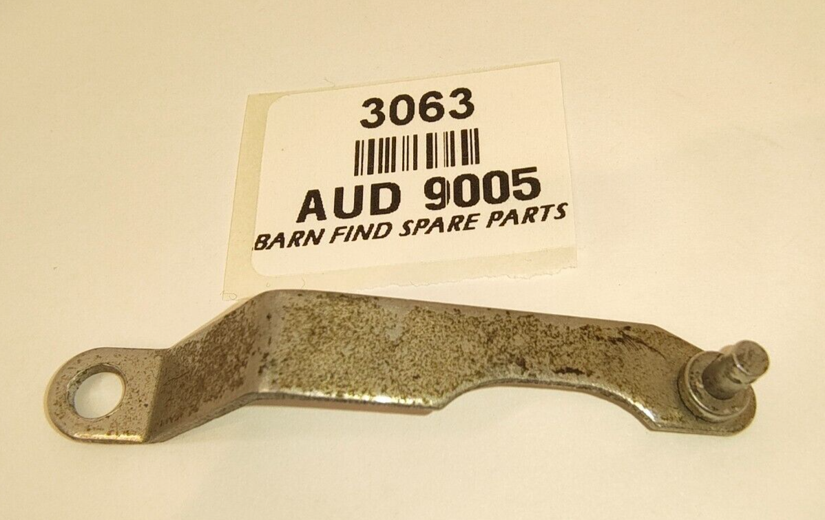 SU Carburettor choke/jet pick up Left Link/lever for rear carbie. AUD 9005 NOS1
