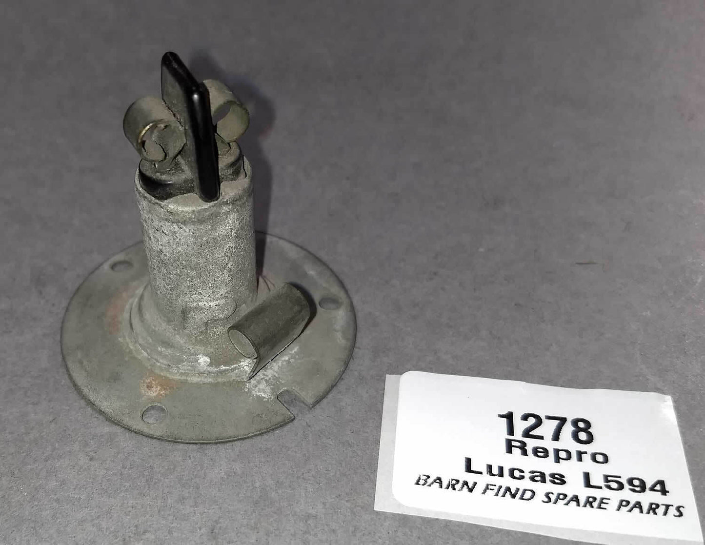 Bulb Holder Reproduction L5940