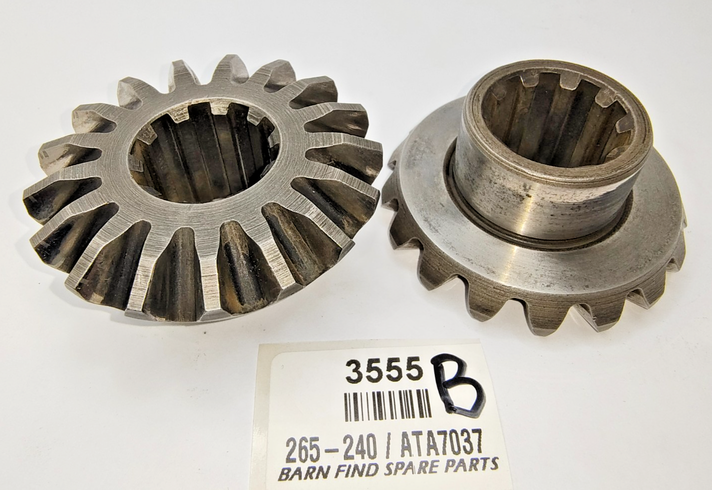 Pair of Original differential Spider Gears 265240 ATA7037 Some MG Austin Morris11