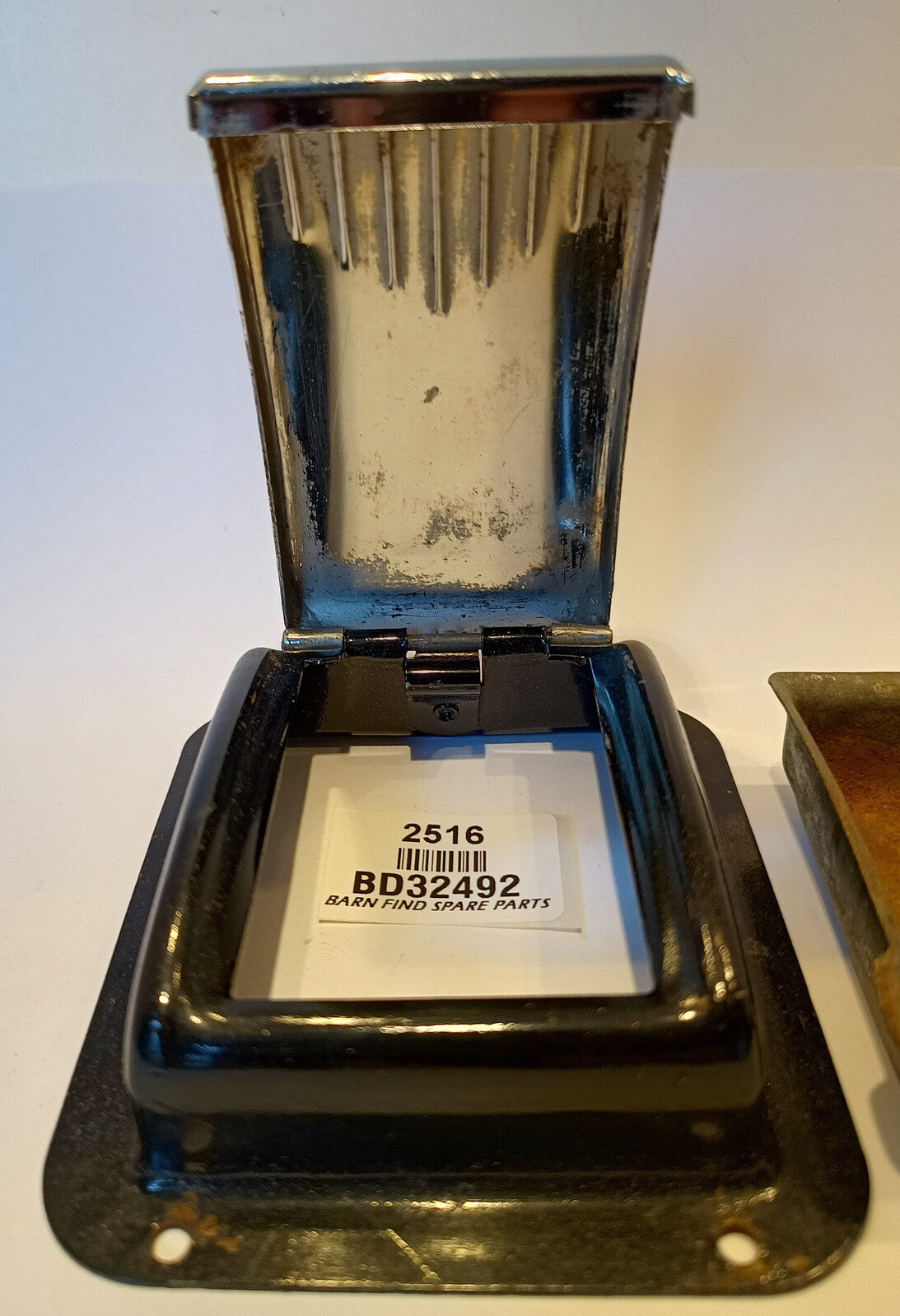 Original Used Jaguar and/or MG Ash Tray ashtray BD324922