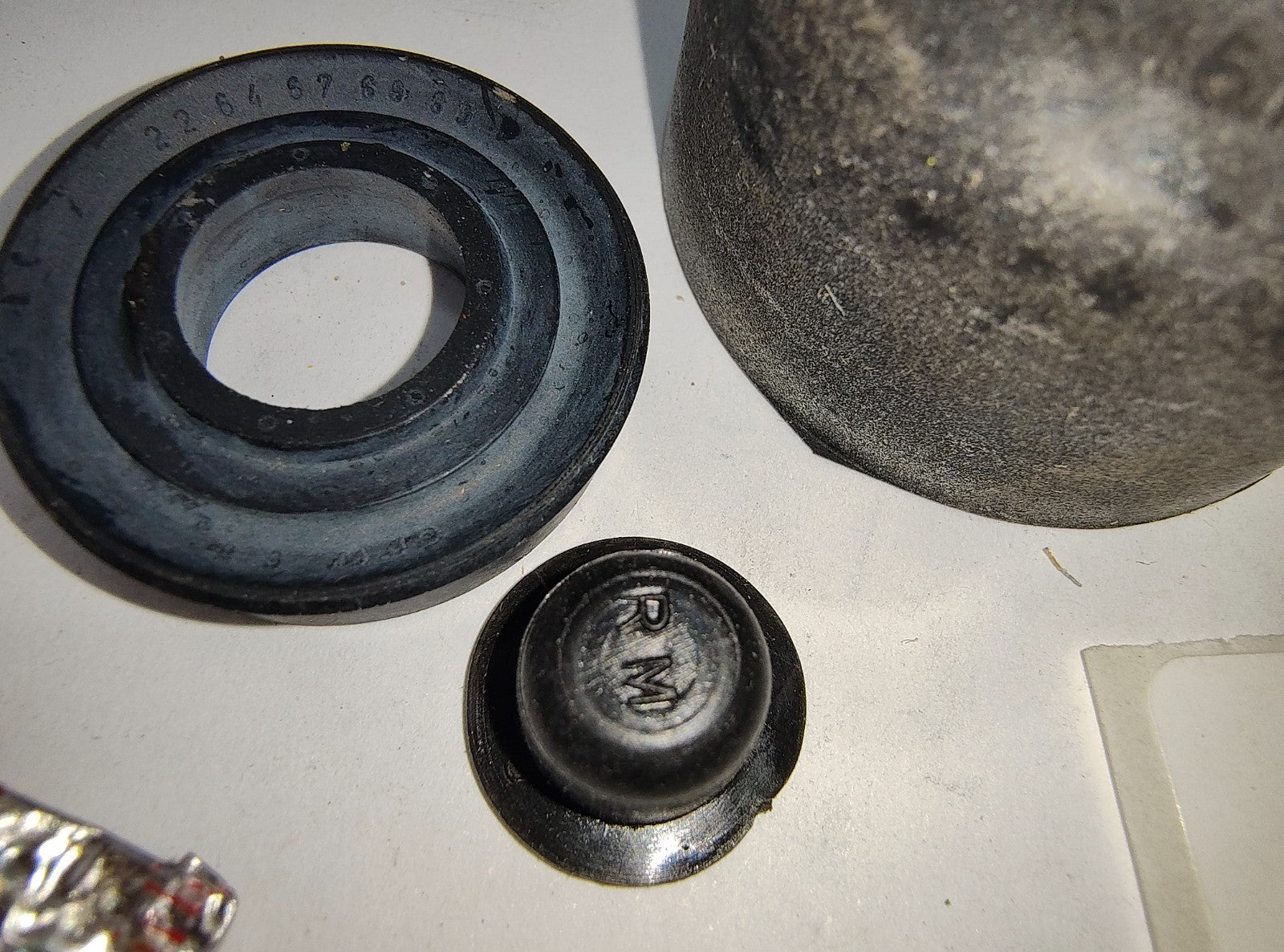 Clutch Slave Cylinder Repair Kit BL Parts New Old Stock 8G8885 / 200-2623