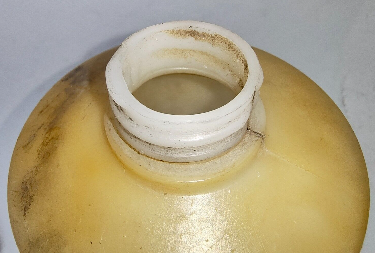 Nylex Original Used WINDSCREEN WASHER BOTTLE with lid and No Leaks Cat No. R326
