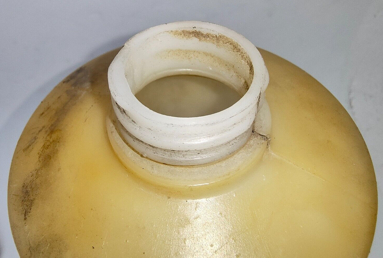 Nylex Original Used WINDSCREEN WASHER BOTTLE with lid and No Leaks Cat No. R326