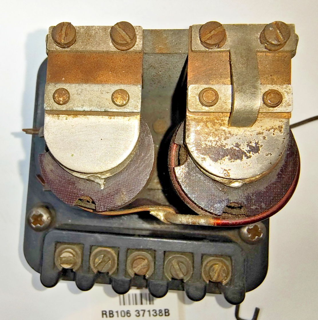 LUCAS Original vintage used RB106-1 37138B 12 Volt Regulator/Control Box14