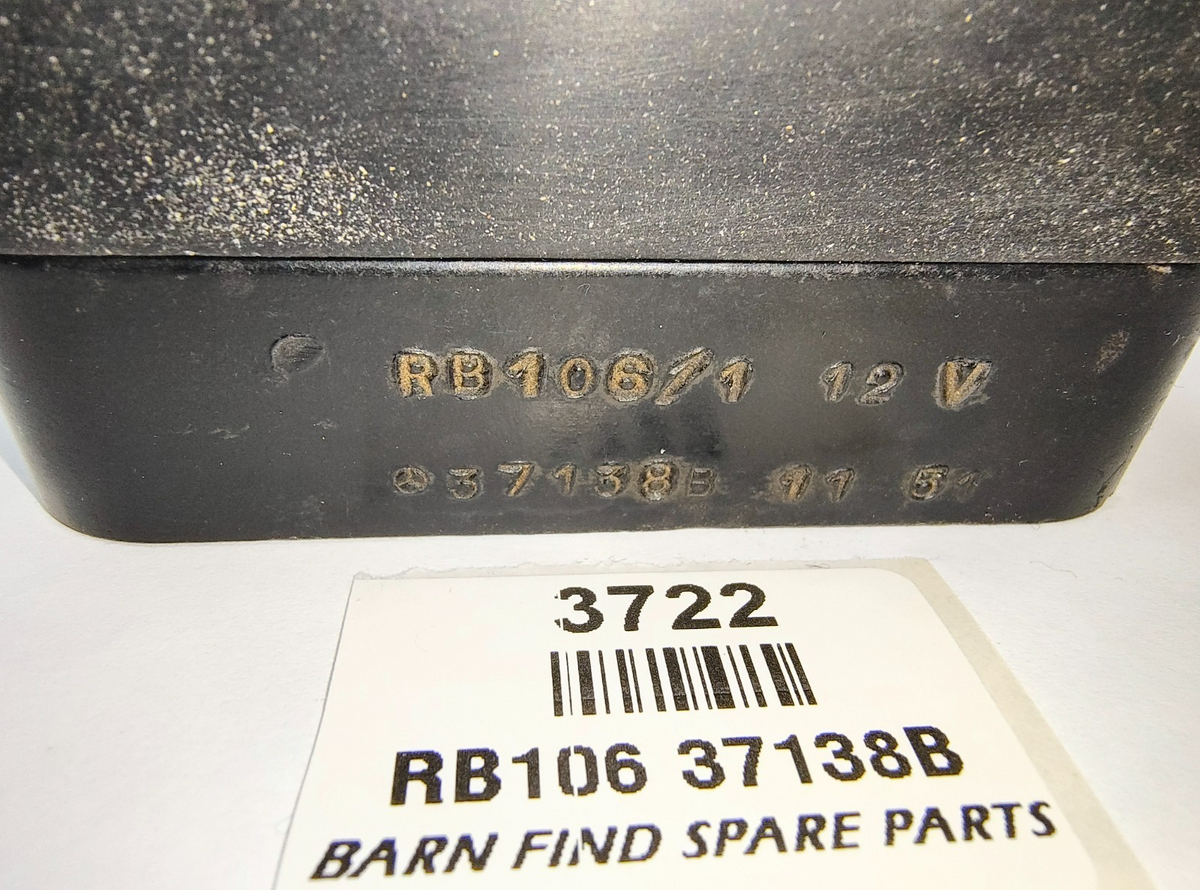 LUCAS Original vintage used RB106-1 37138B 12 Volt Regulator/Control Box5