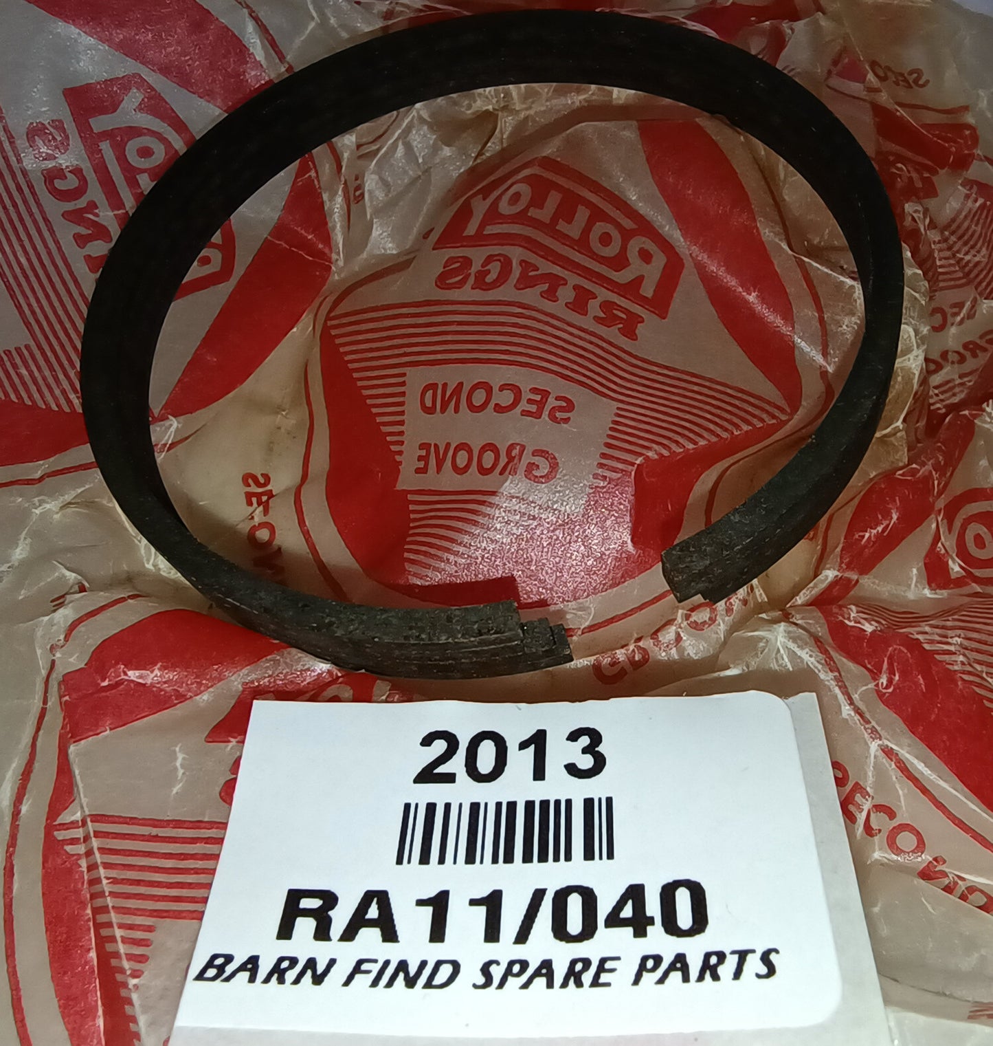 Original New Old Stock RA11/040 piston ring set -possibly incomplete5