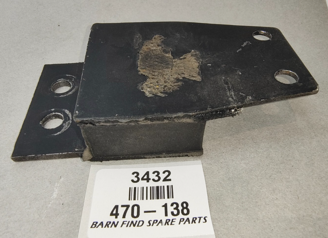 EXHAUST HANGER Central Bracket, New Old Stock 470-138 Suits MG MGA MGB V8 MGC4