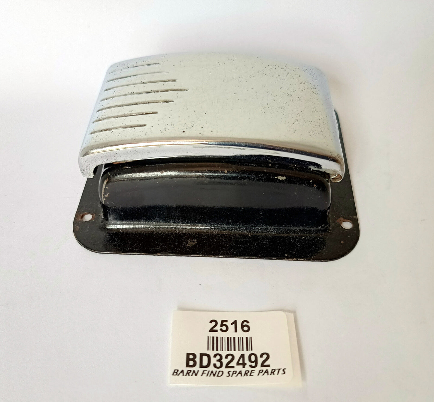 Original Used Jaguar and/or MG Ash Tray ashtray BD324927