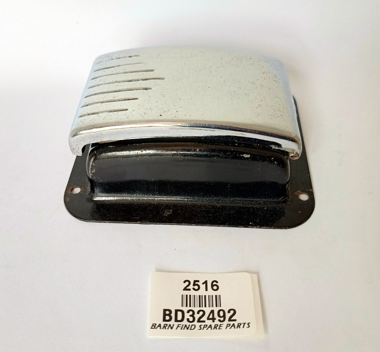 Original Used Jaguar and/or MG Ash Tray ashtray BD324927