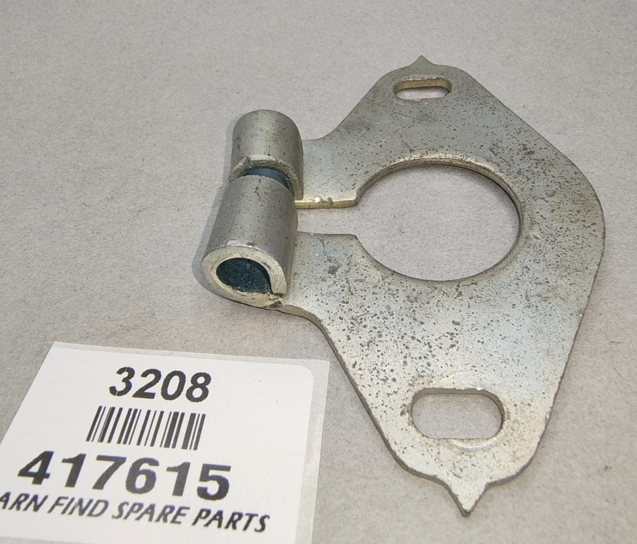 Lucas Distributor Clamp without bolt and nut 4176152
