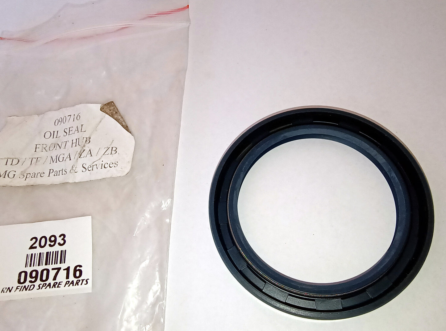 Front Hub Oil Seal 090716 cross reference 130643, 120-600, CNF010, 3449, ACF40041