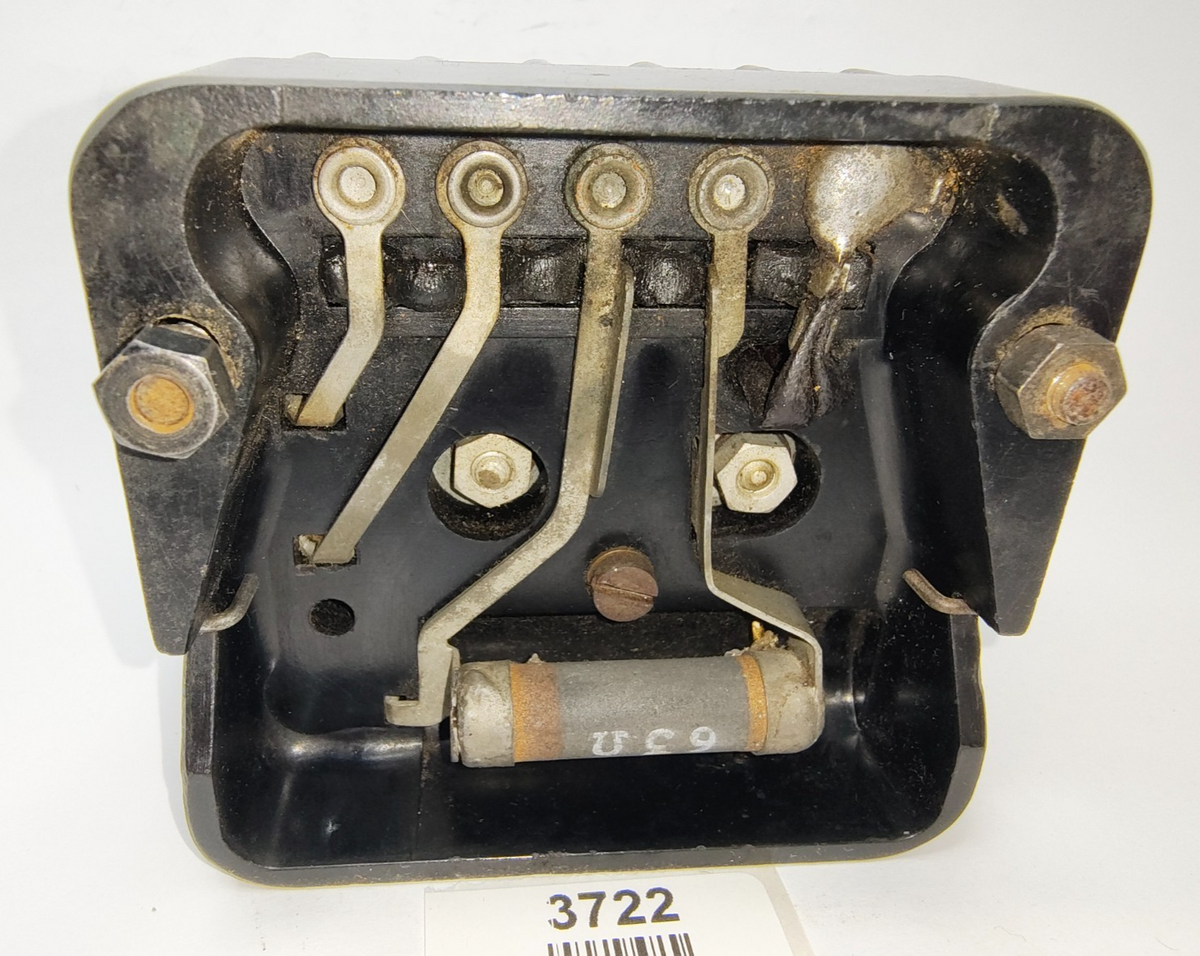 LUCAS Original vintage used RB106-1 37138B 12 Volt Regulator/Control Box7