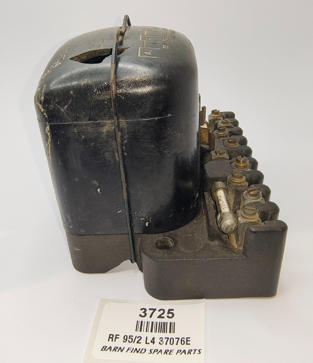 ORIGINAL Used LUCAS RF95/2 L4 12V Voltage Regulator 37076E Date Stamped 9 497