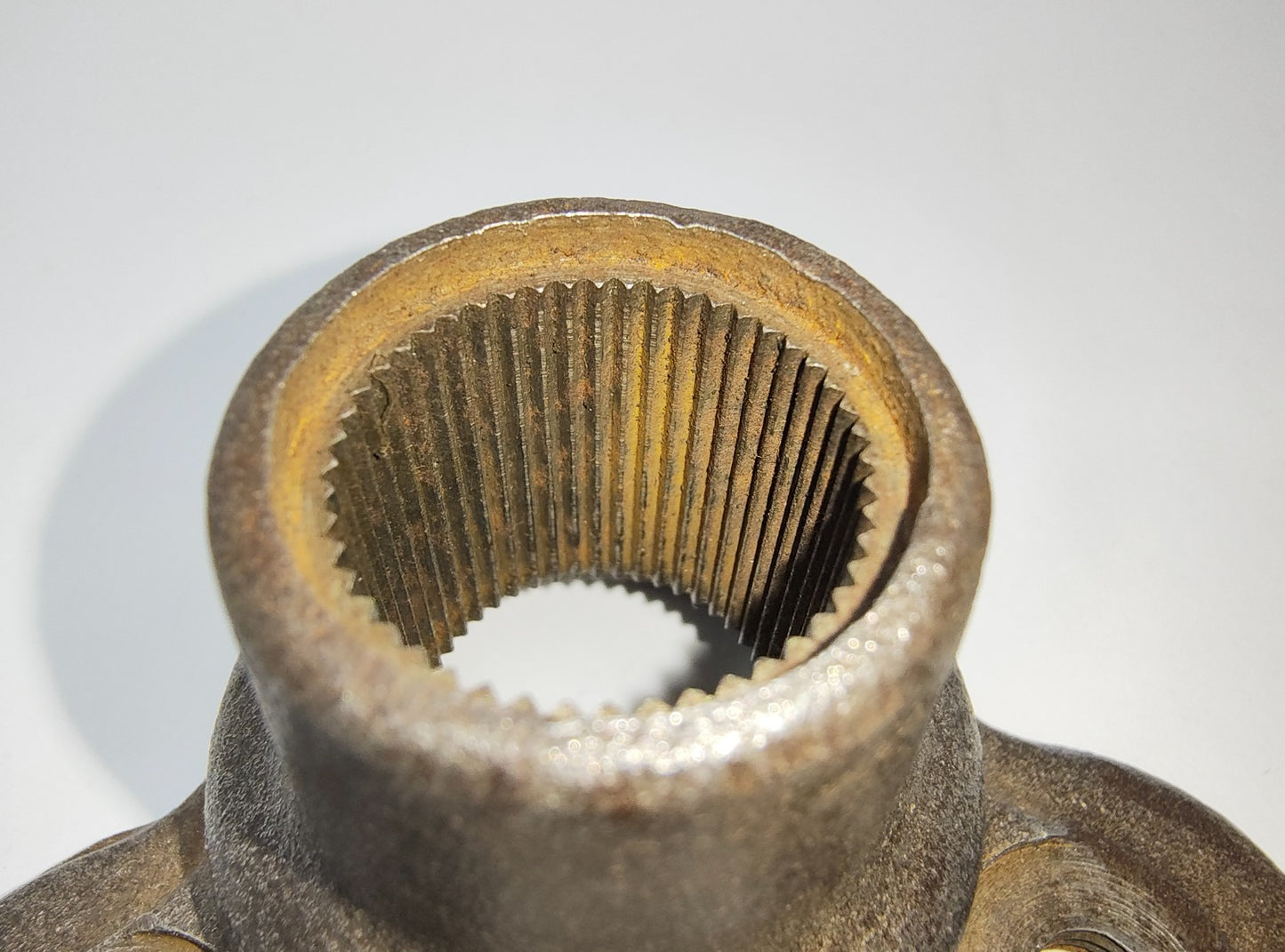 Flange pinion shaft, Good Used Condition, spline in very good condition 262-0704