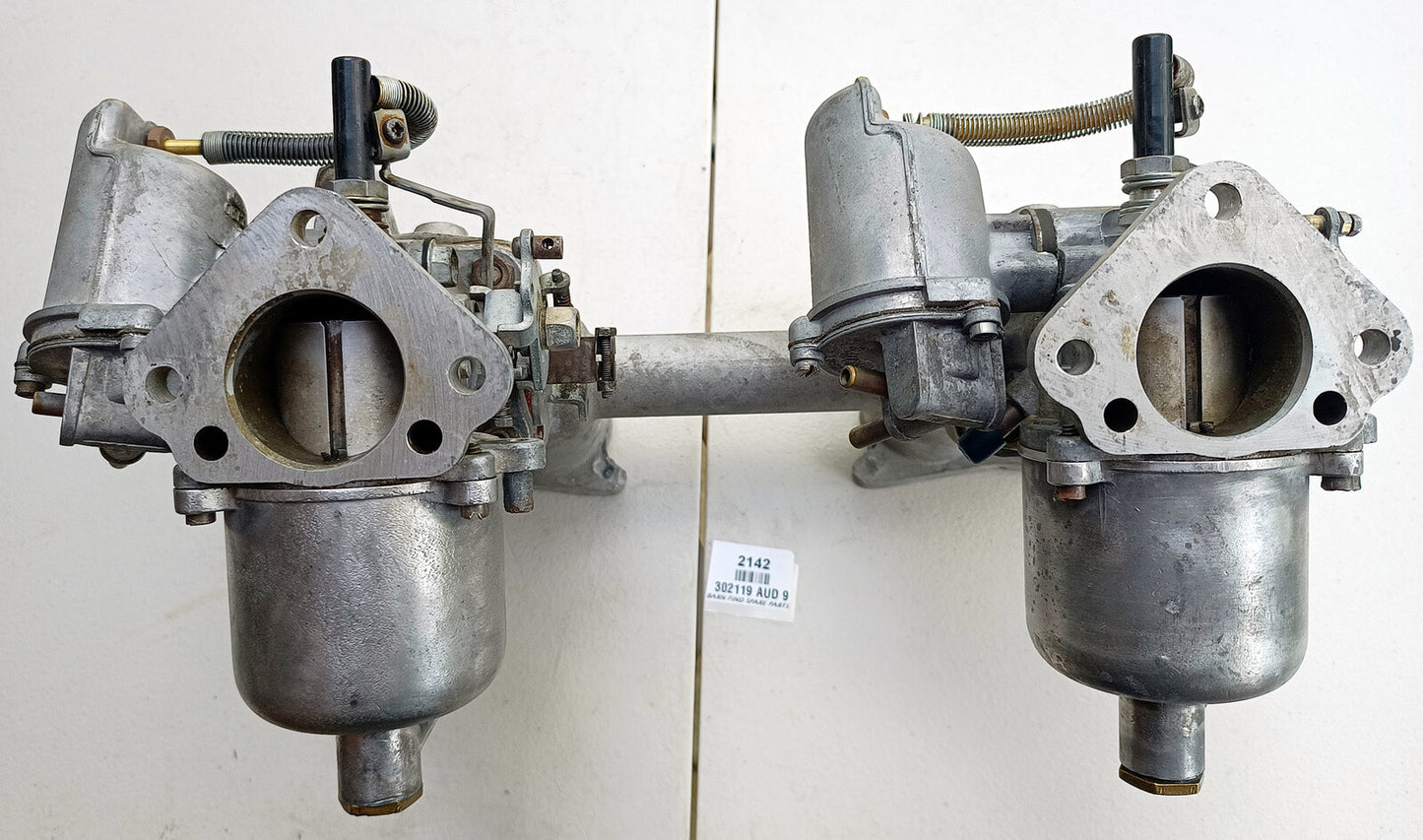 Triumph TR twin 1.75" HS6 SU AUD 9 carburettors High Port Inlet Manifold 3021192