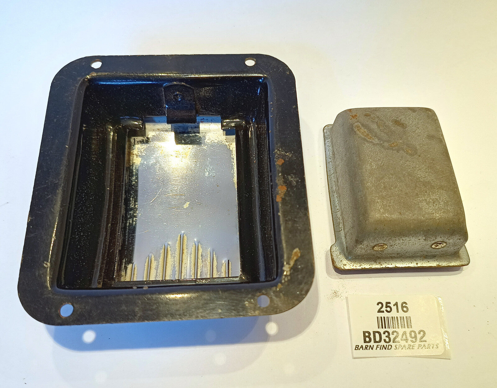 Original Used Jaguar and/or MG Ash Tray ashtray BD324924