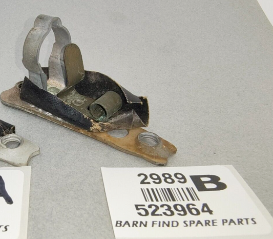 Lucas Bulb holder 523964 suits L1130 and L468 model lamps Used condition0