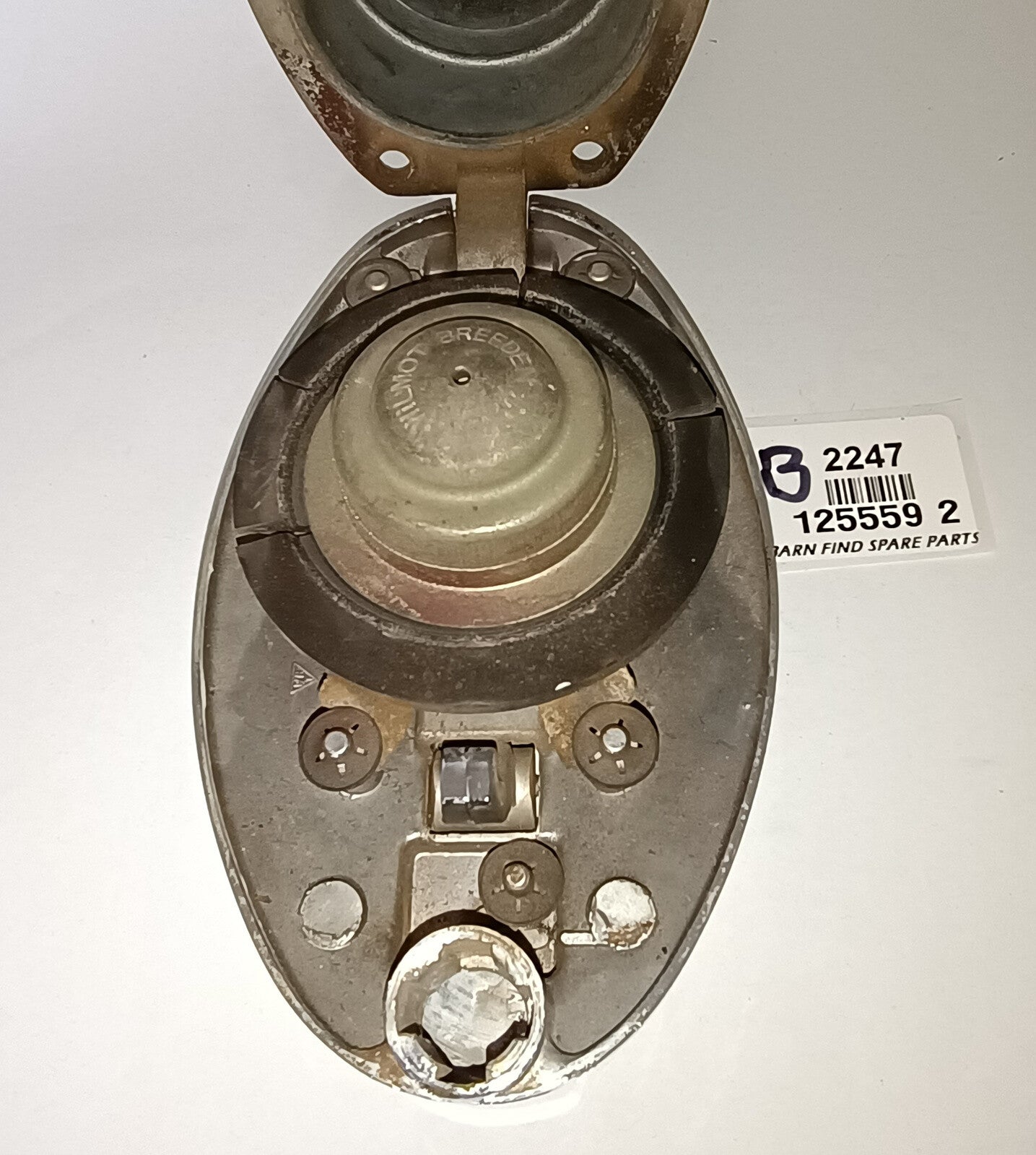 Jaguar Chrome Thin Fuel Filler Cap, 125559 2. Used Condition5