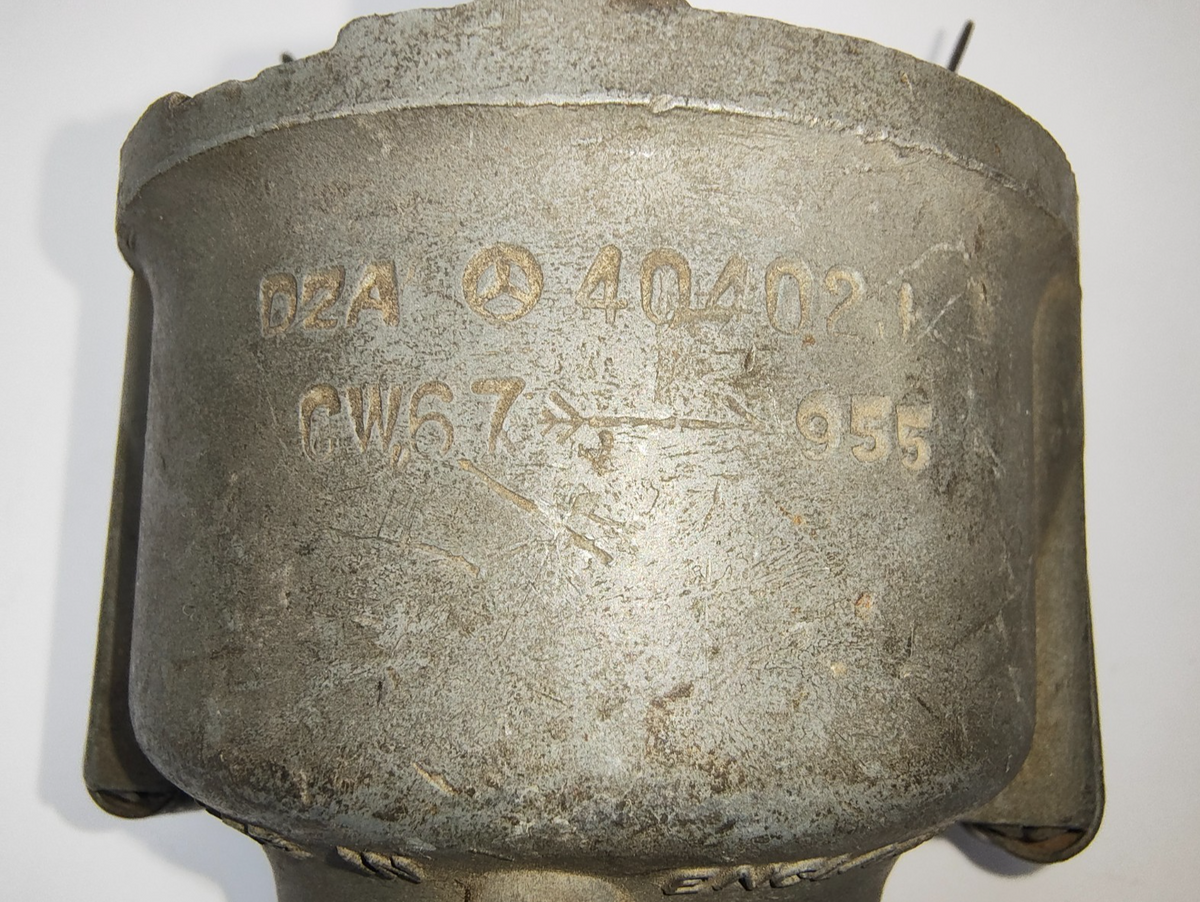 Original Lucas D2A 40402 CW67  Used Distributor Date stamped 9 552