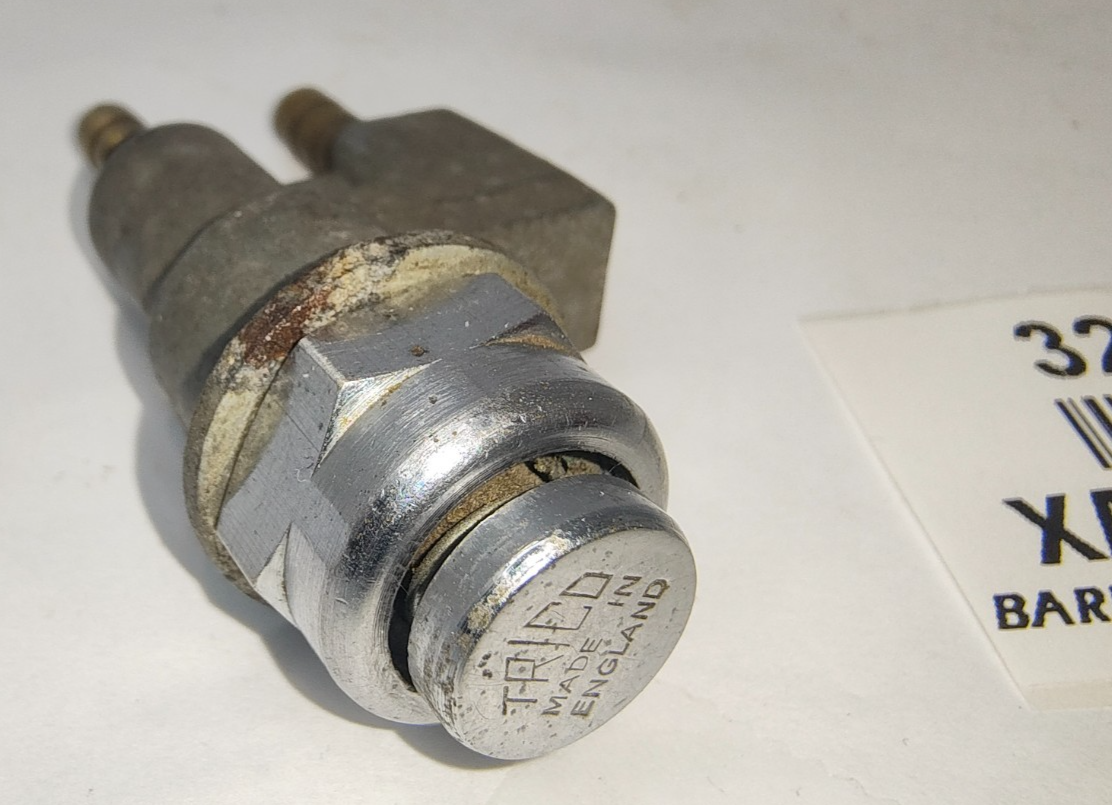 Trico original used Vaco-Matic Screen Washer XAW18-2 tank, pump, bracket, switch14