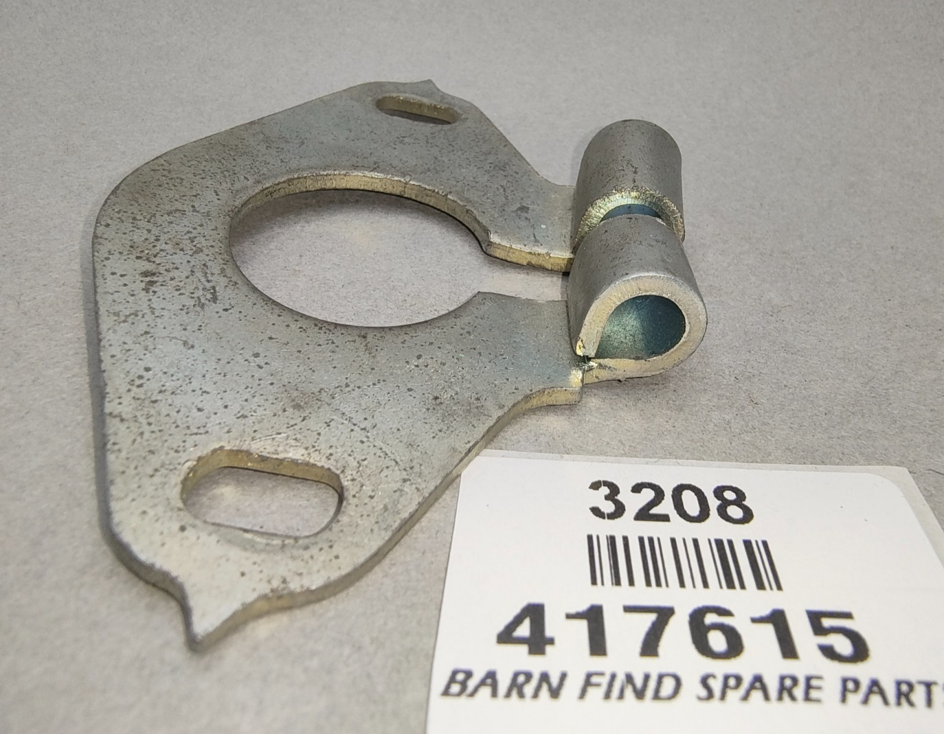 Lucas Distributor Clamp without bolt and nut 4176153