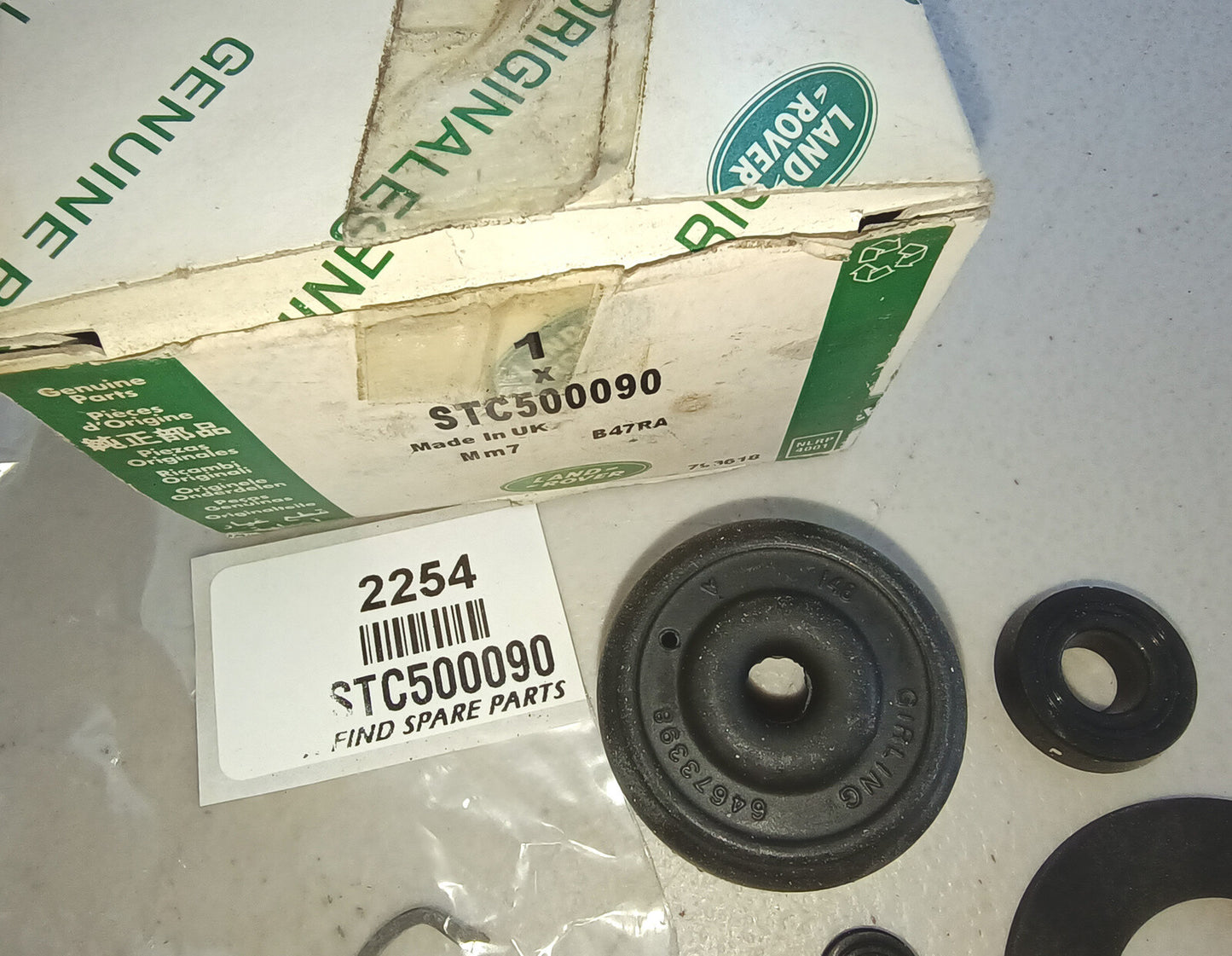 Land Rover Clutch Master Cylinder Repair Kit (Incomplete), STC500090. 2