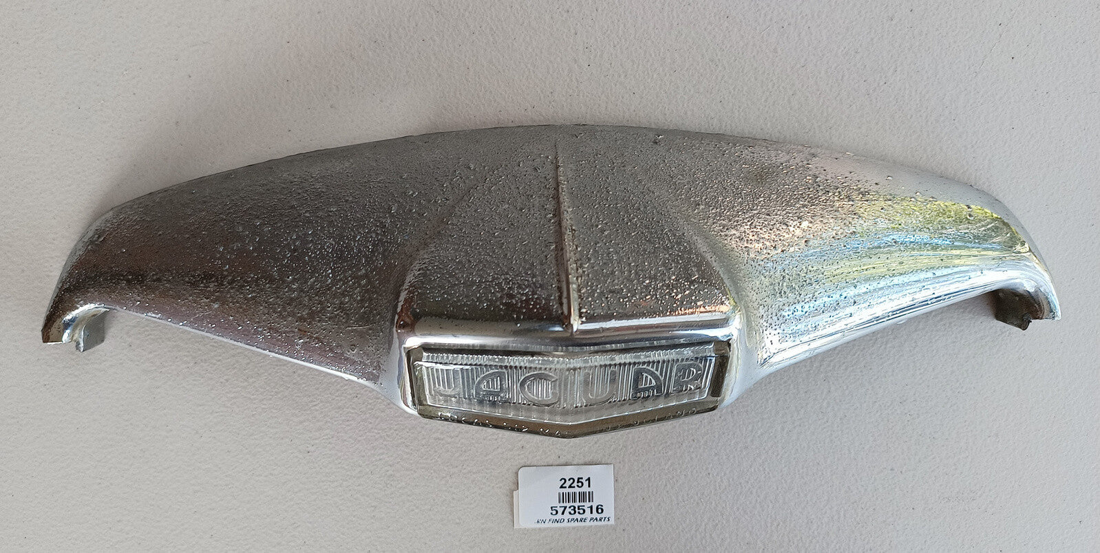 Jaguar Mk2 reversing light and number plate plinth unit, 573516. Used Condition.1