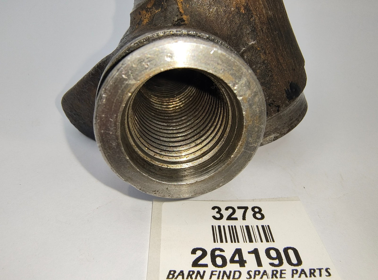 MG Original Used Cast iron FRONT SUSPENION UPPER SWIVEL LINK Left  Top 2641904