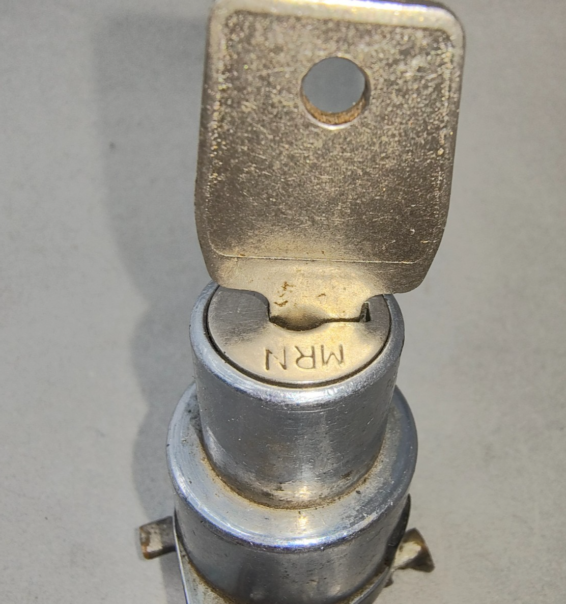 Original used Lucas Model S45 31163B ON/OFF ignition switch with key6
