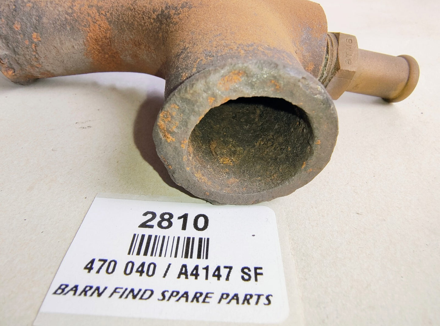 Elbow Bottom Hose connector pipe ( Cast Iron ) 470 040 / A4147 SF Good Used Cond3
