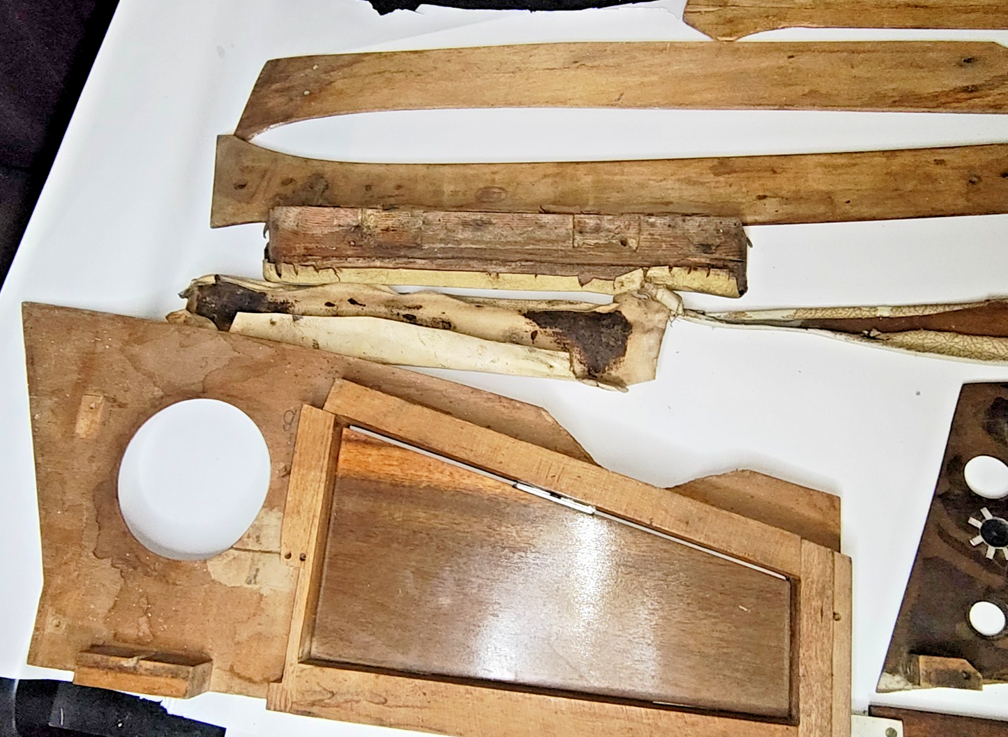 Original Bristol 400 interior trim - 15 pieces from Bristol 400 Chassis 64019