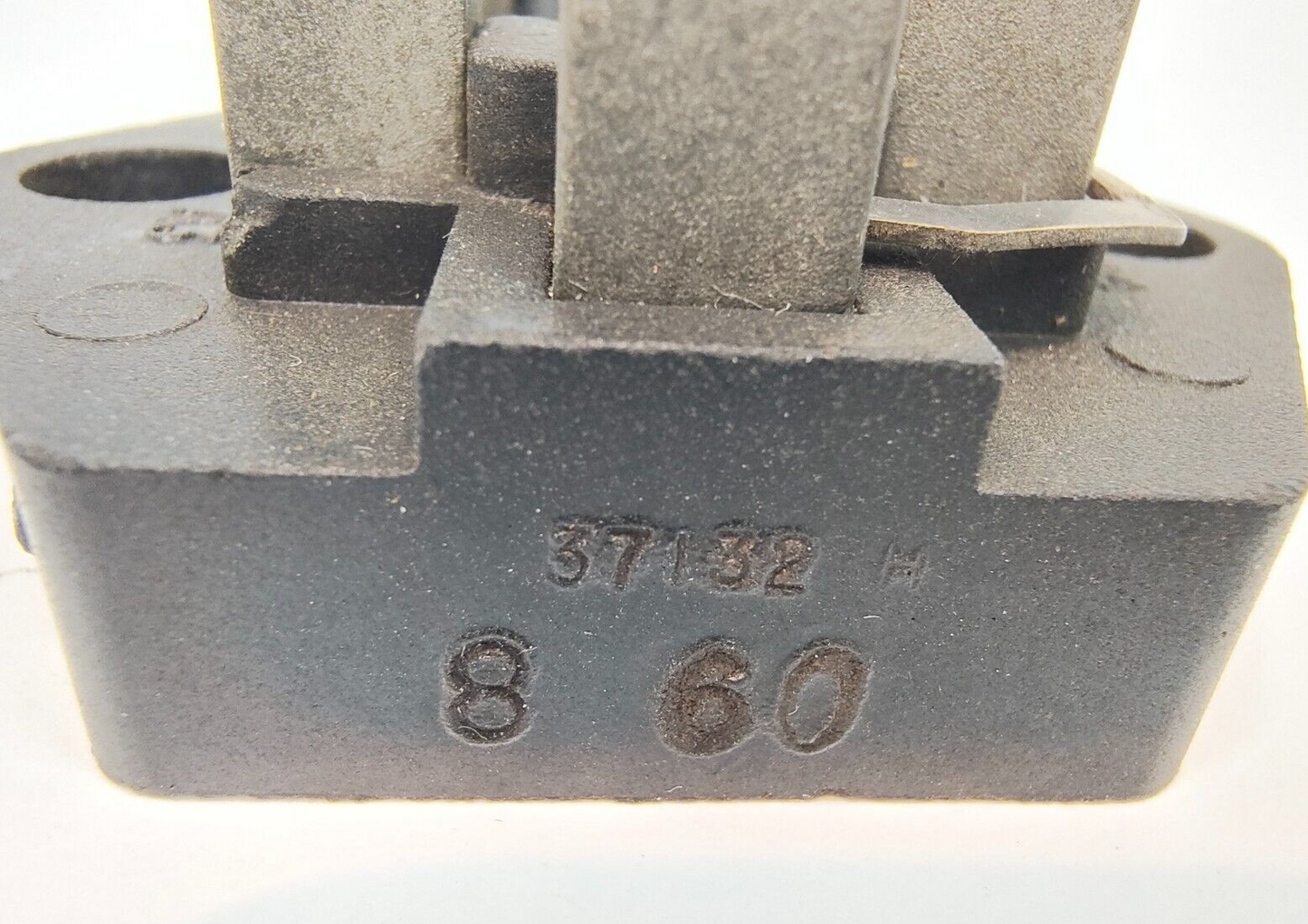 Original Lucas Bakelite FS6 screw terminal 2 fuse block - 162-500 New Old Stock4