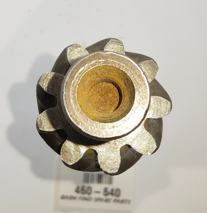 Distributor Good Used Spindle with centre slot 460-640 alt. Pn: 12G44996