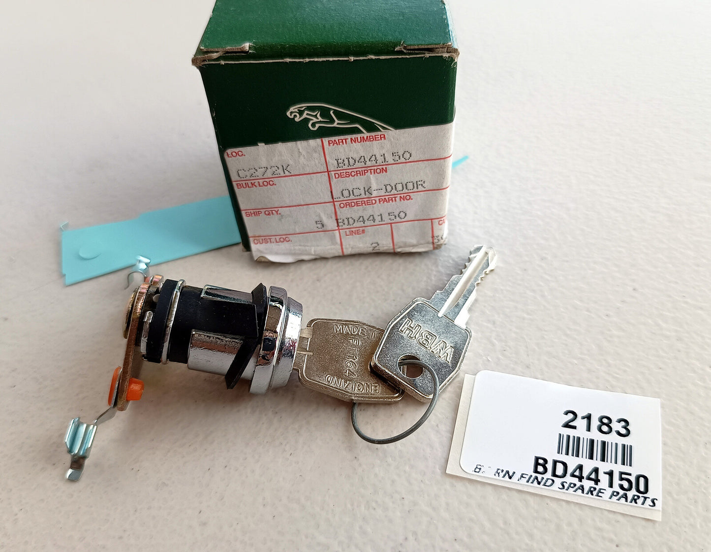 Original Jaguar DOOR LOCK with two Keys, BD44150. New Old Stock.1