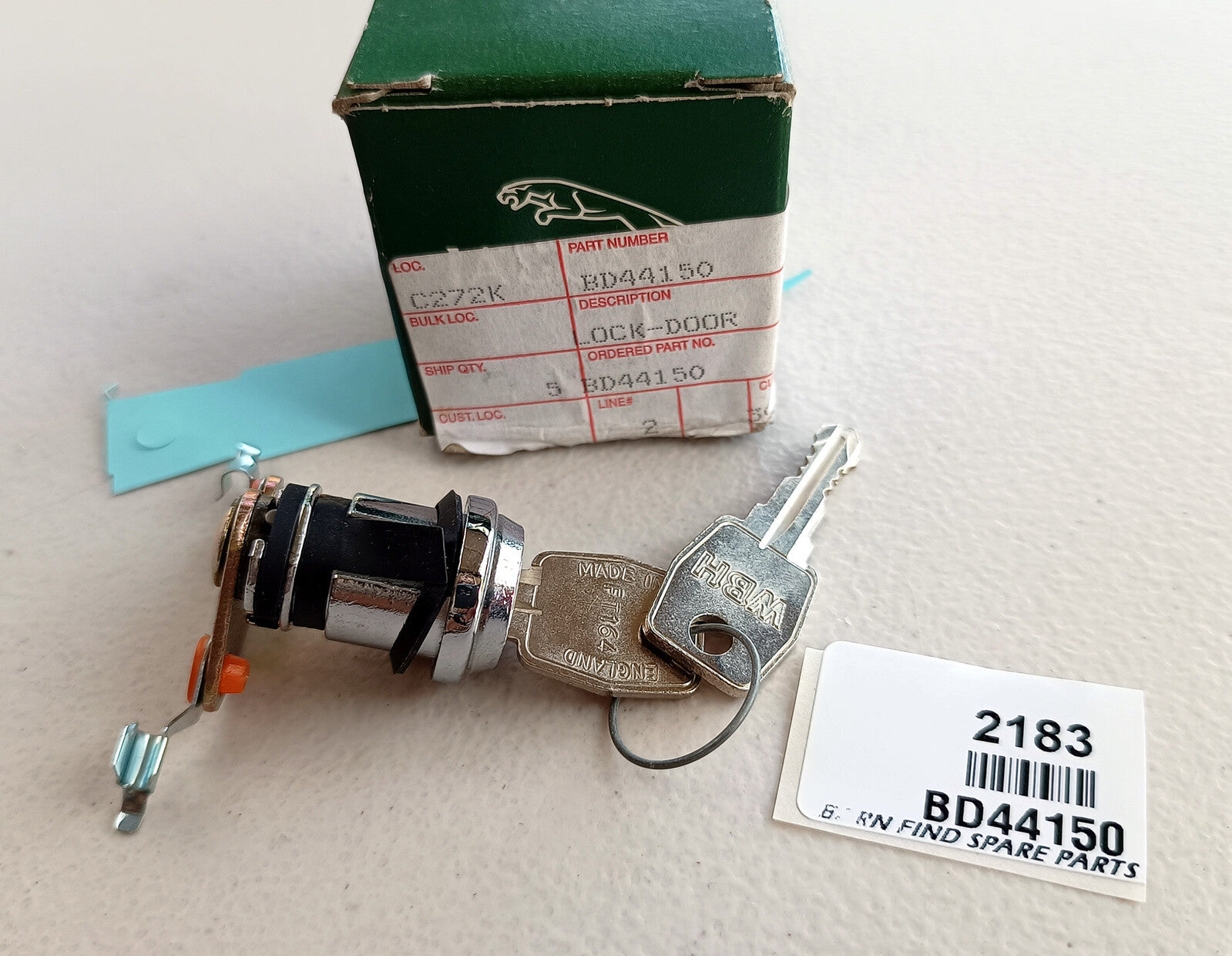 Original Jaguar DOOR LOCK with two Keys, BD44150. New Old Stock.1