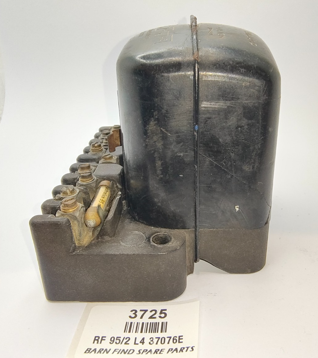 ORIGINAL Used LUCAS RF95/2 L4 12V Voltage Regulator 37076E Date Stamped 9 493