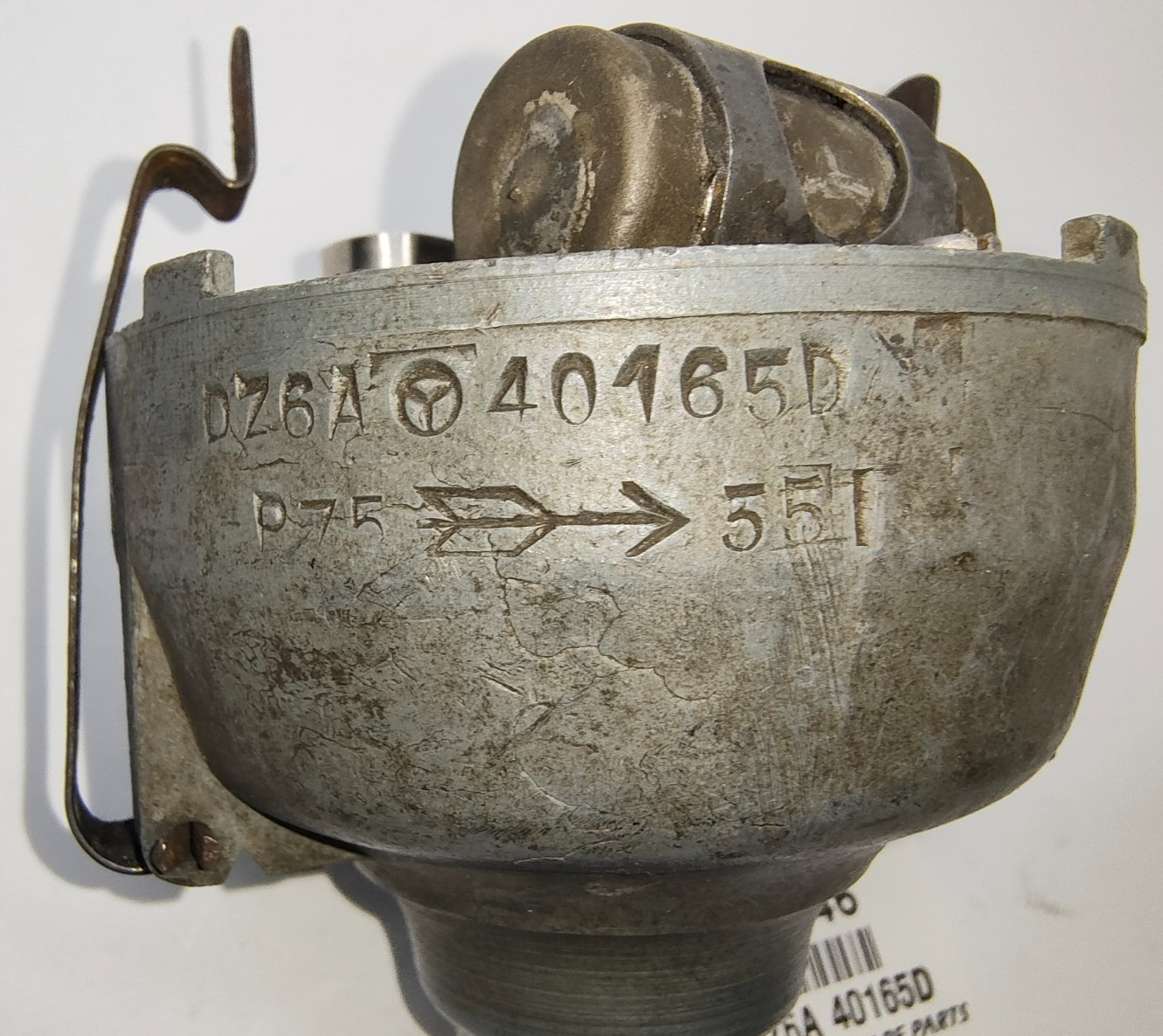 Lucas Original Used Distributor DZ6A 40165D, P75 Date Stamped 5 511